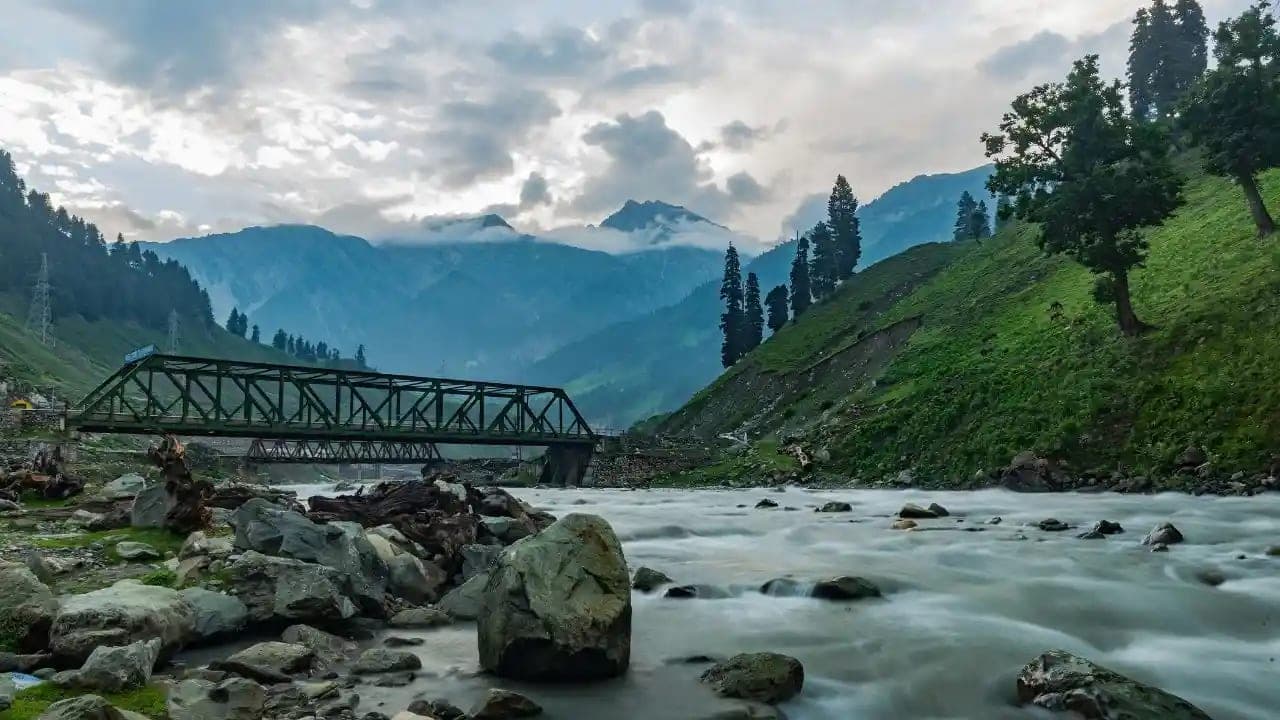 Kashmir Family Tour With Family 4 Nights 5 Days
